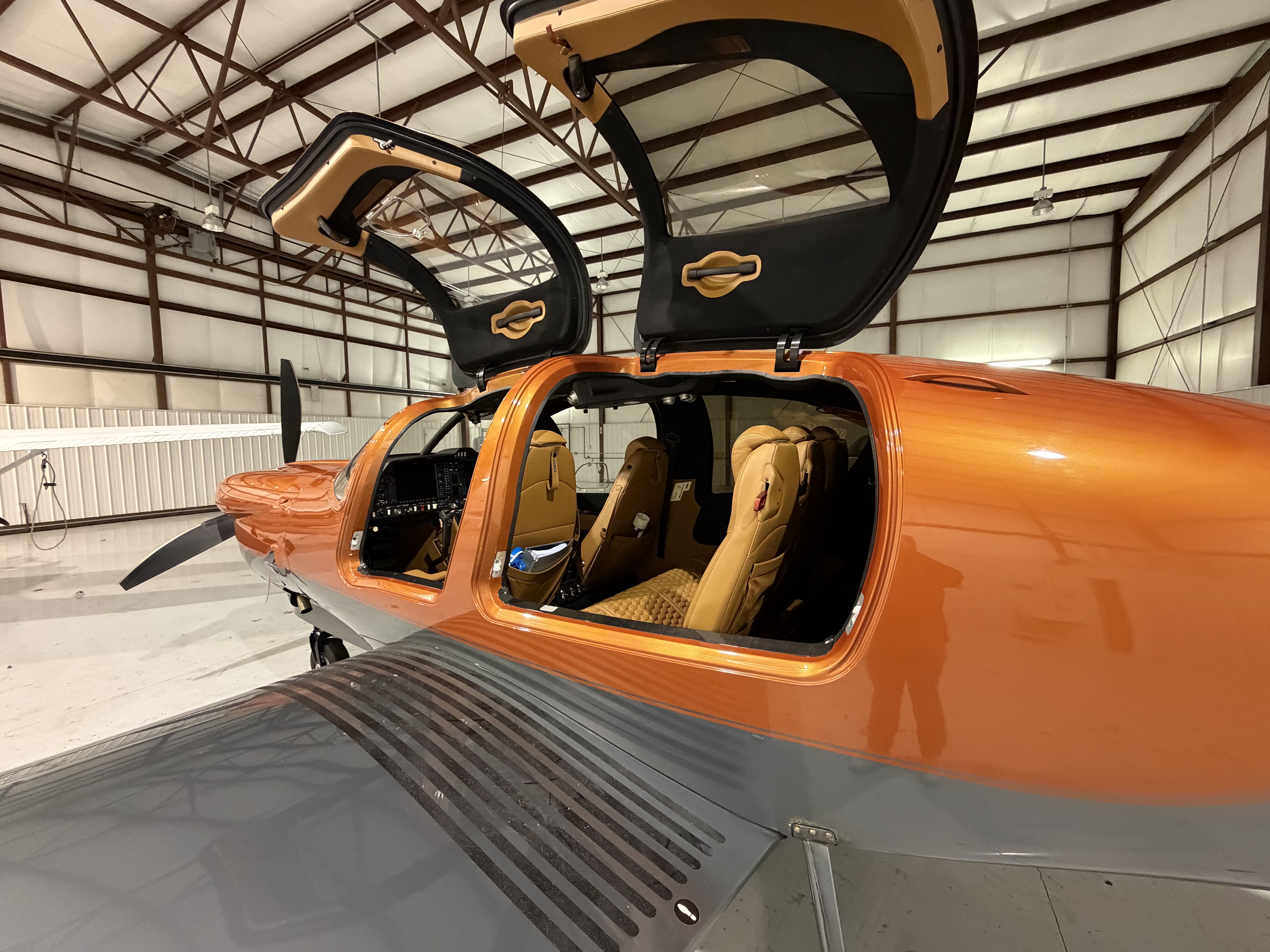 DA50 Universal Flight Training N553RG Plane